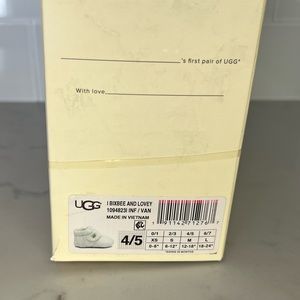 Brand New Infant UGG booties/blanket set